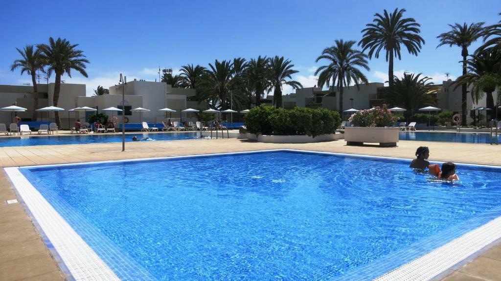Primavera Appartement Tot 7 Personen Ideaal Voor Backpackers Arona  Exterior photo
